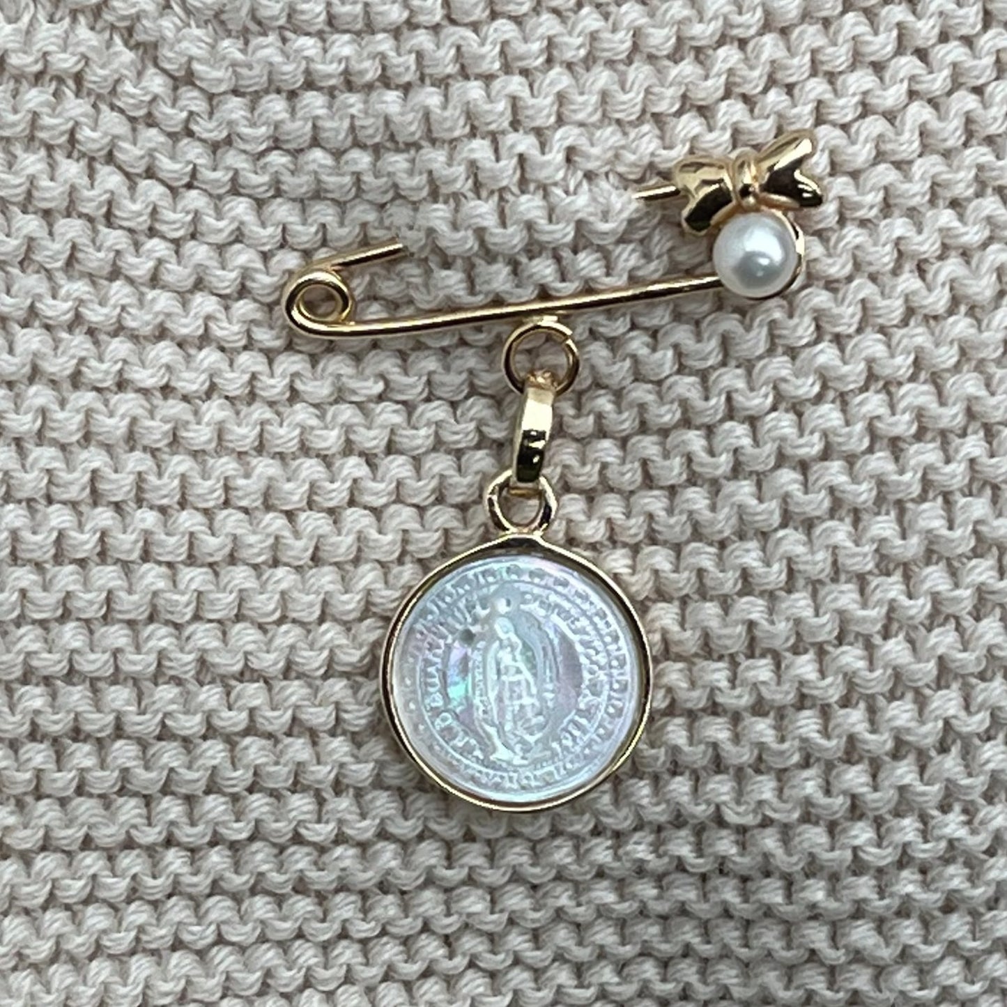 Medalla Redonda Virgen de Guadalupe Madre Perla